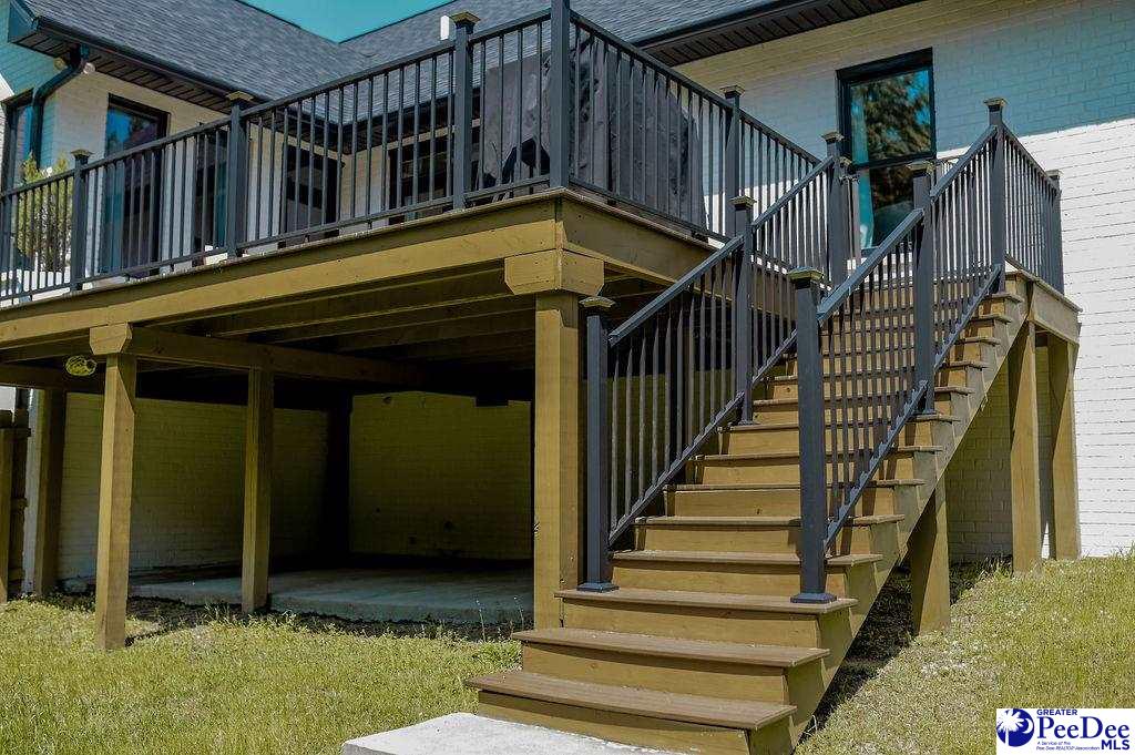 203 Fairway Rd