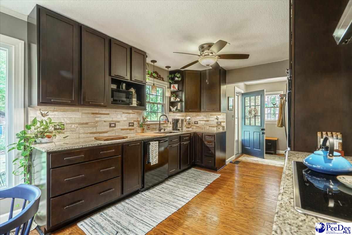 44 Coach Rd