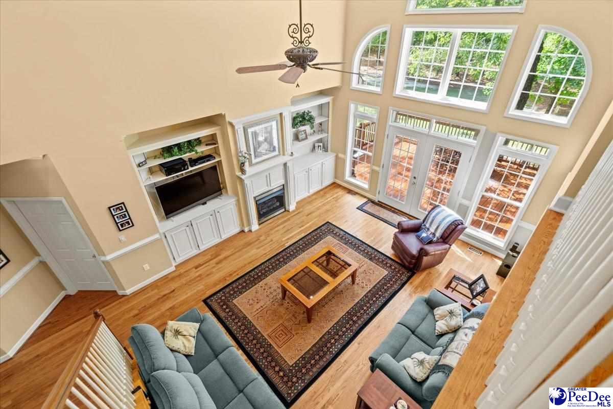 245 Hawthorne Lane