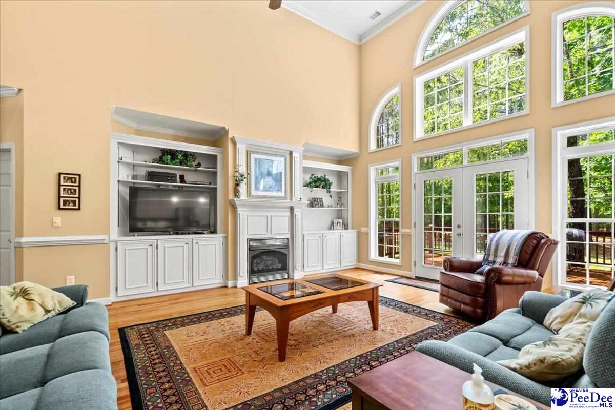 245 Hawthorne Lane