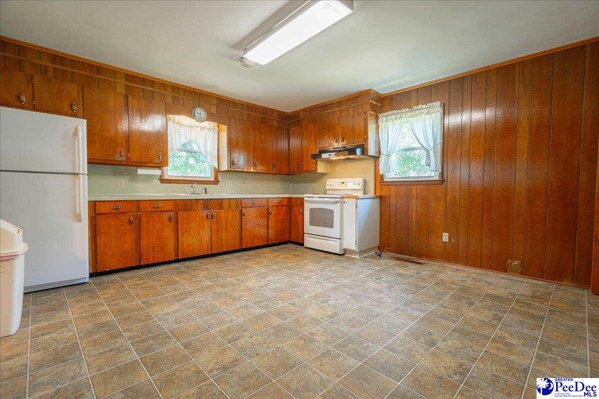 346 E Blvd.