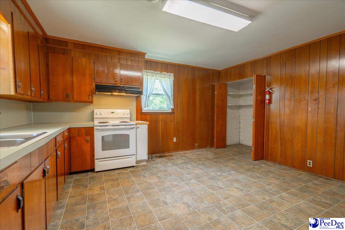 346 E Blvd.