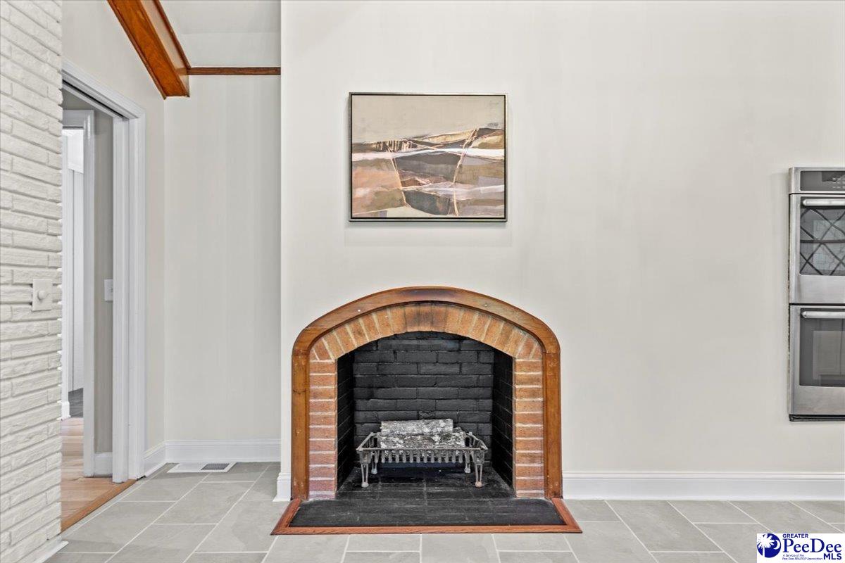 124 Lakeway Drive