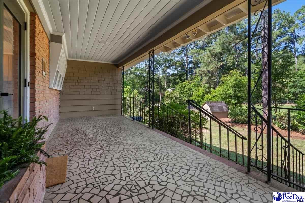 124 Lakeway Drive