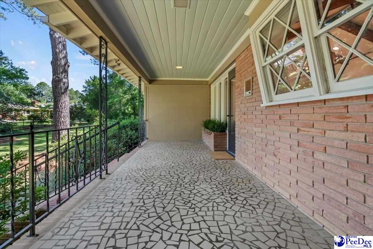 124 Lakeway Drive