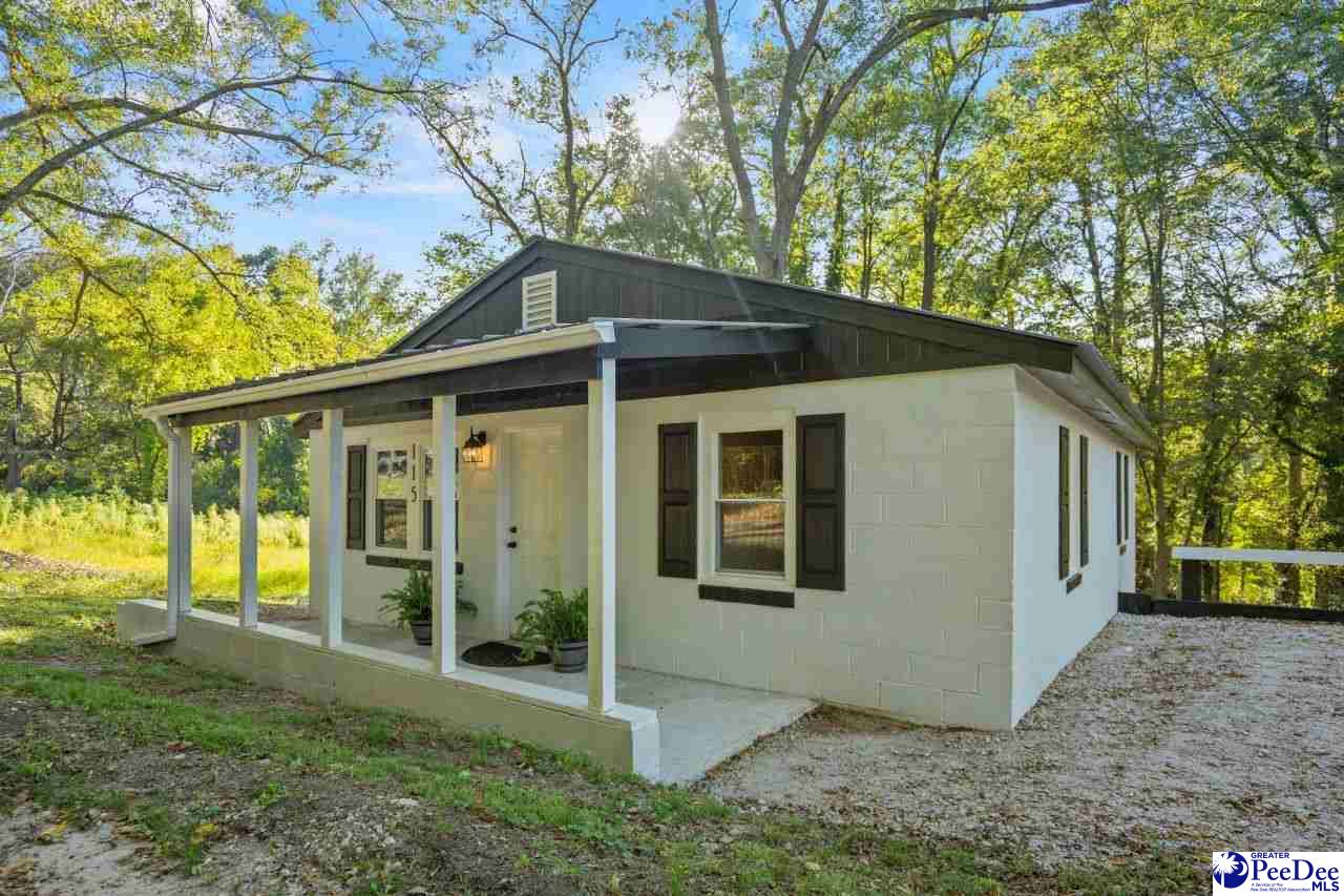 115 Red Oak St
