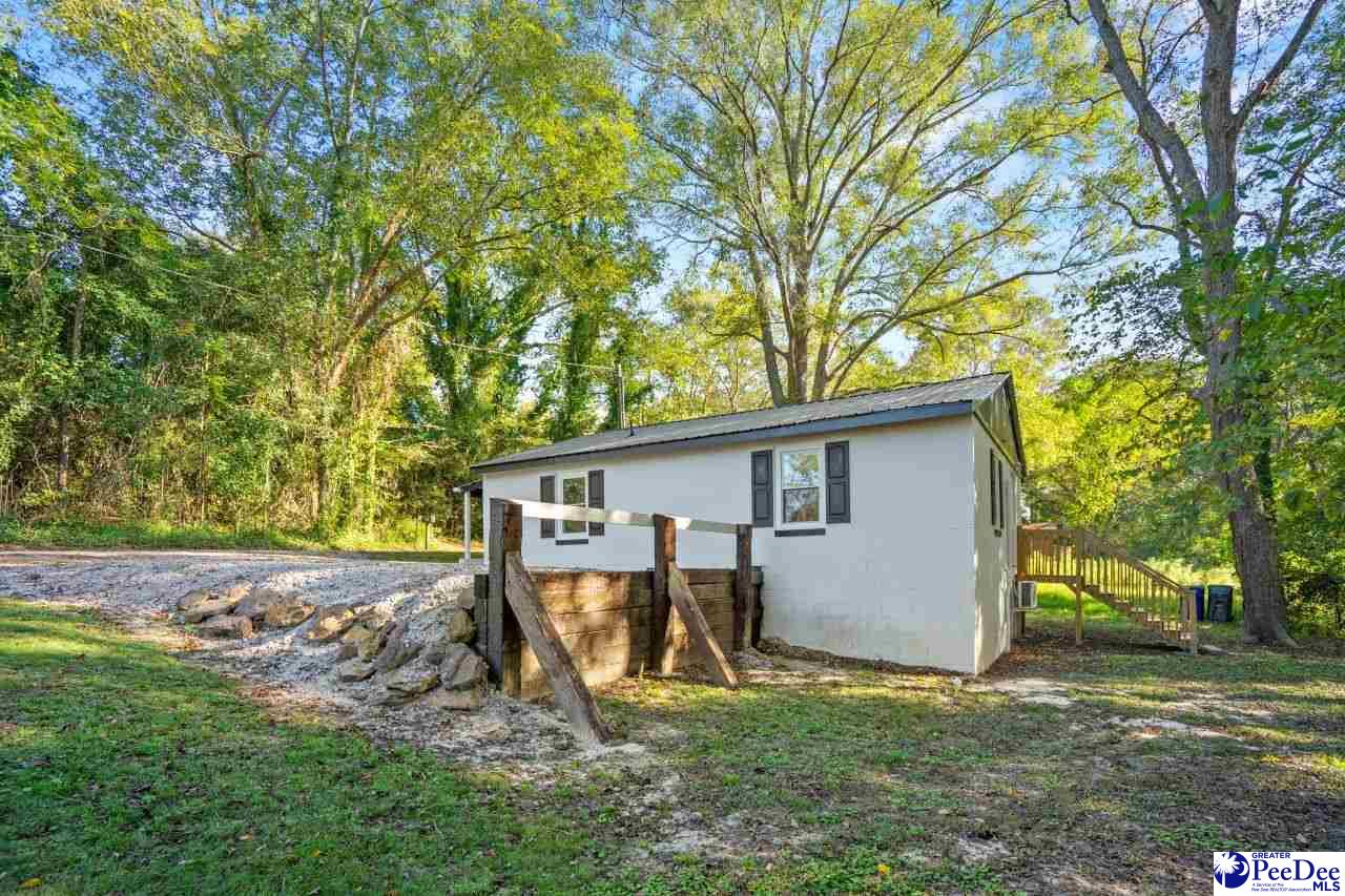 115 Red Oak St