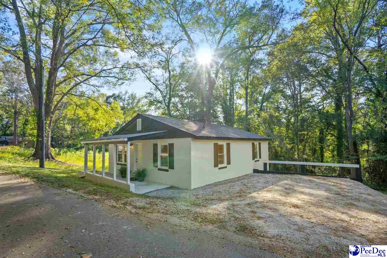 115 Red Oak St
