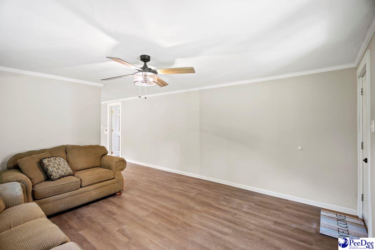 115 Red Oak St