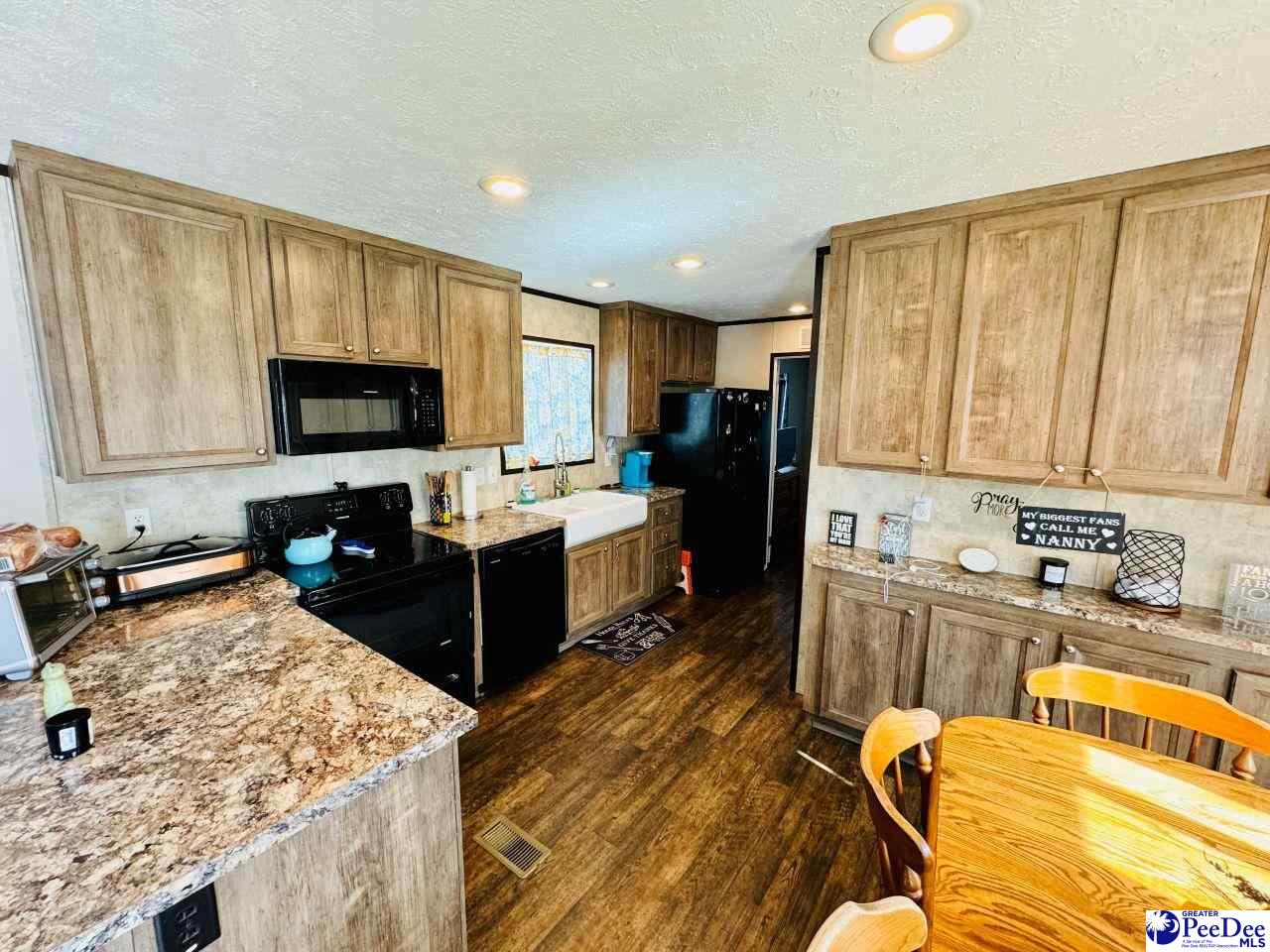 4137 Albert Lane