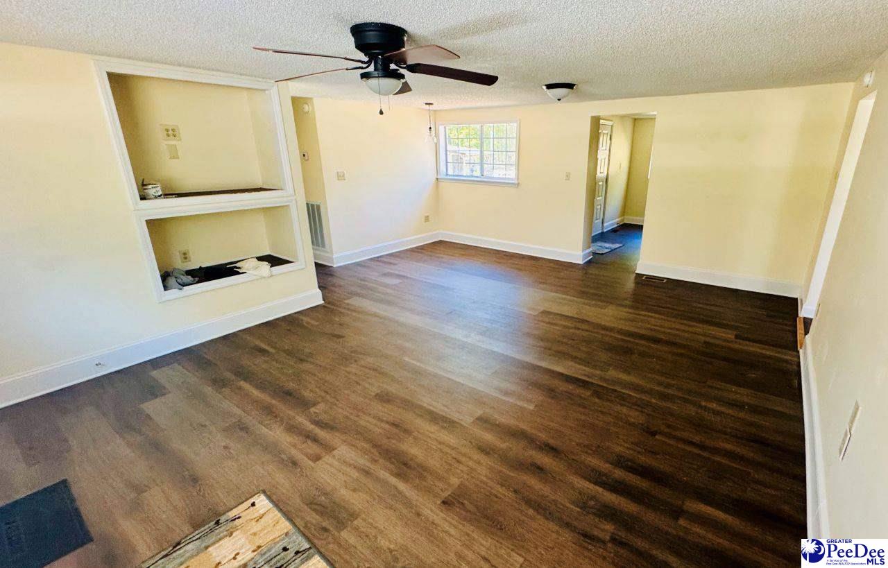 6238 W Market St Ext.
