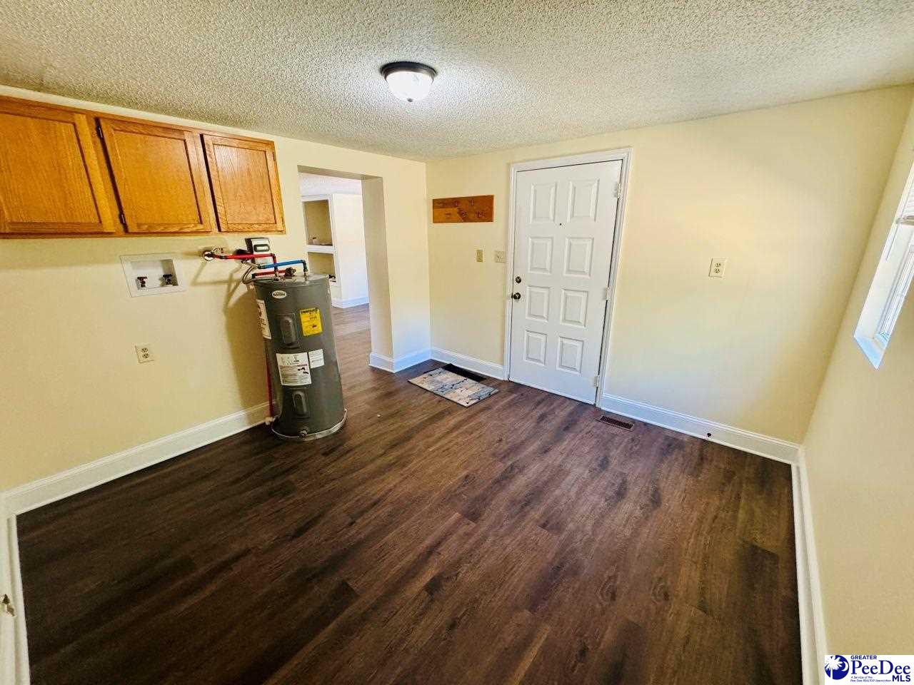 6238 W Market St Ext.
