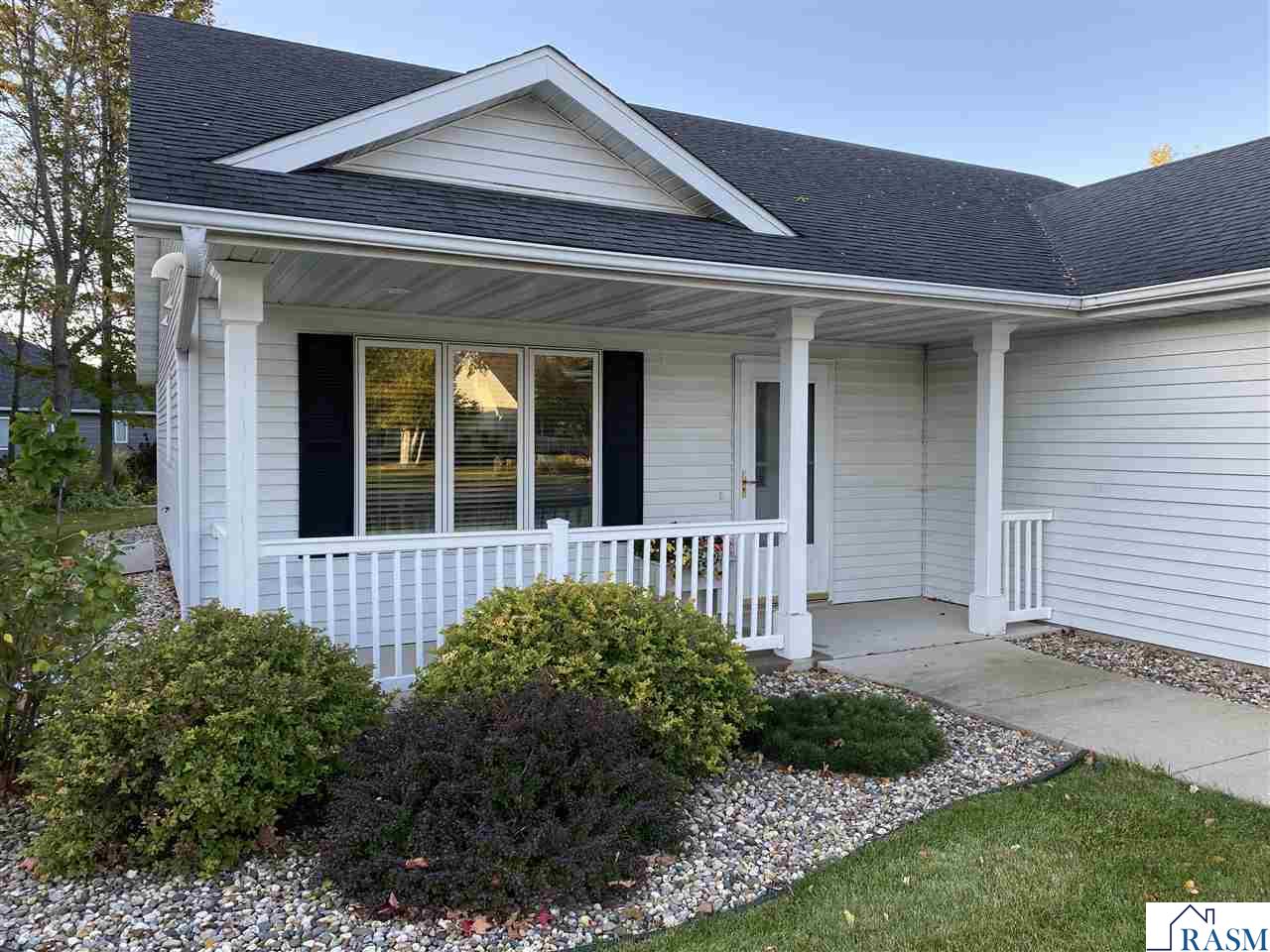129 Cameo Lane, Mankato, MN 56001 299,999 Condo/Twnhouse/Twin