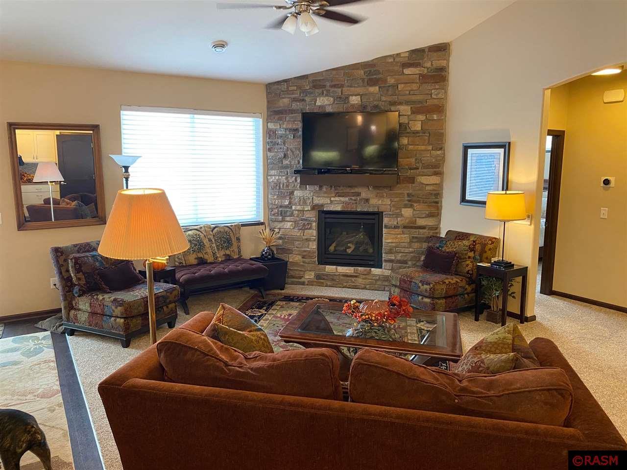 200 Castle Pines Drive Mankato MN 56001 $329 900 Condo/Twnhouse