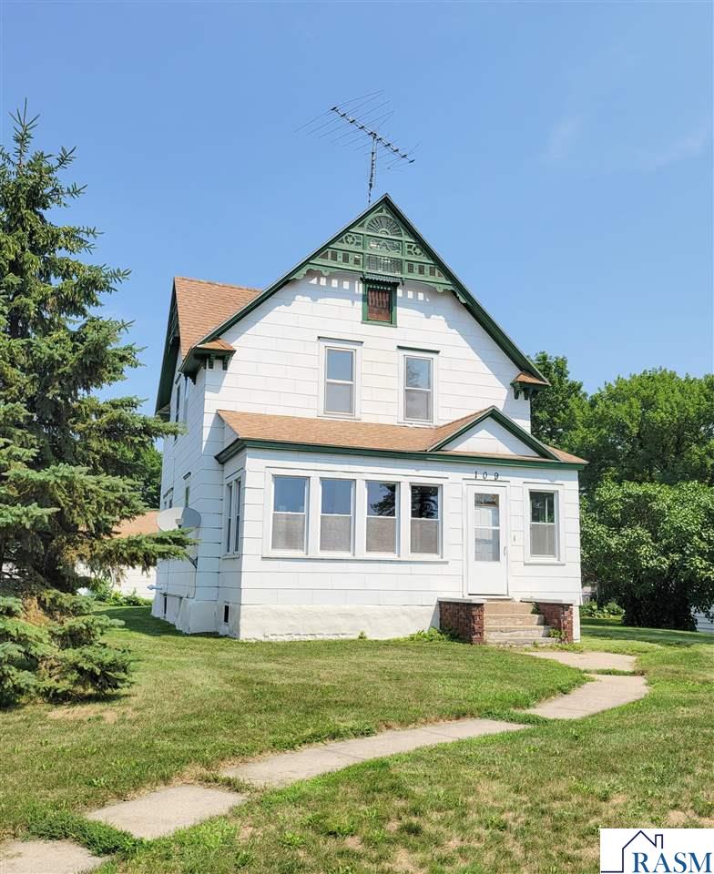 109 E 11th Street, Gibbon, MN 55335 99,900 Single Family Home Active