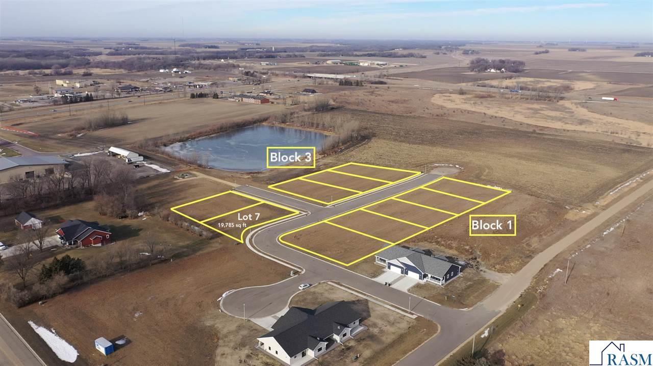 102 Prairie Rose Drive, Blue Earth, MN 56013 Listing Photo  1