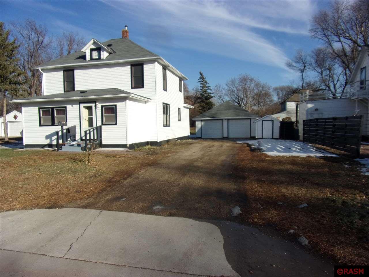 119 S 11th Street, St. James, MN 56081