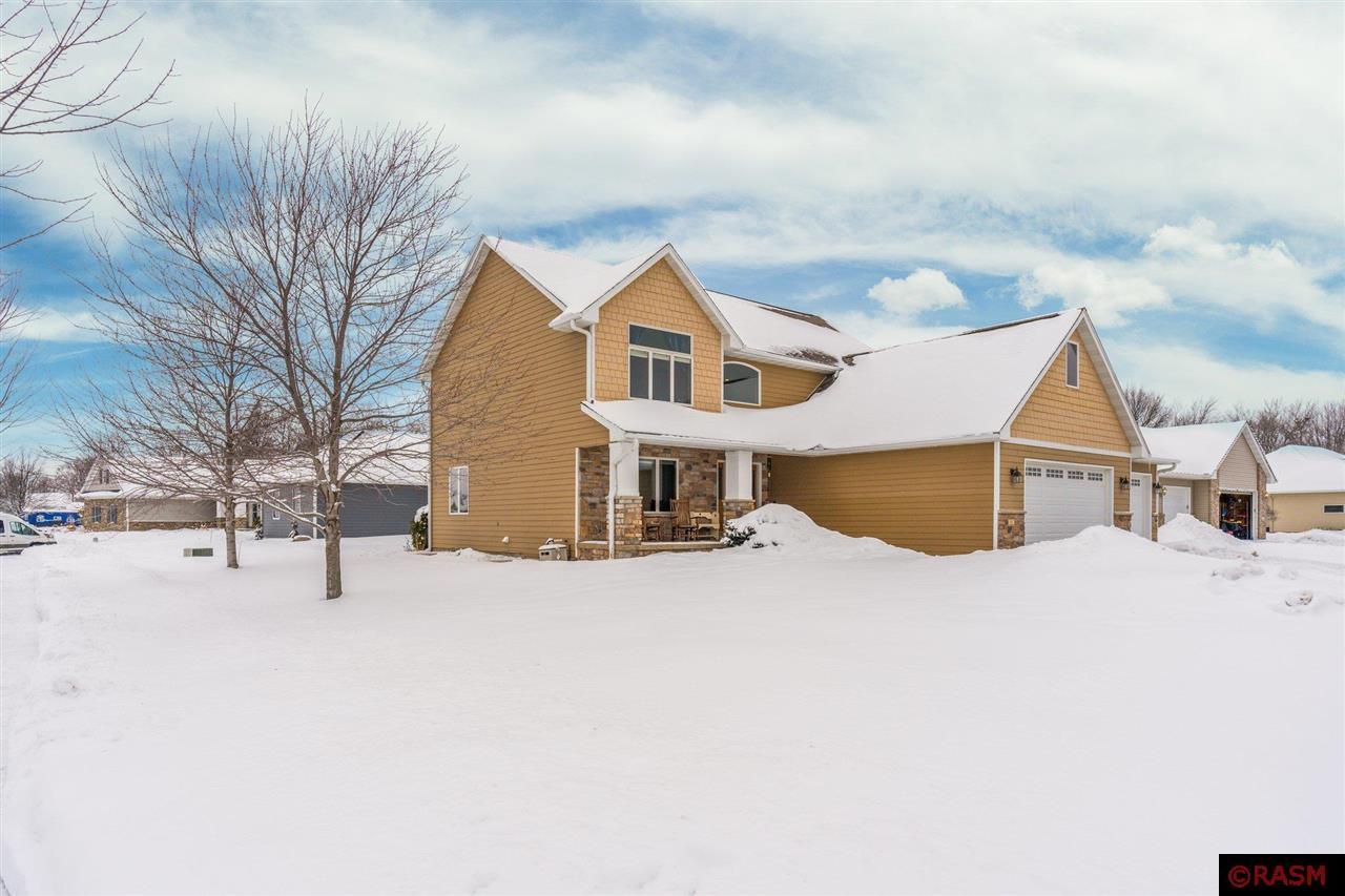 11 Deerwood Court North Mankato MN 56003 $549 900 Single Family