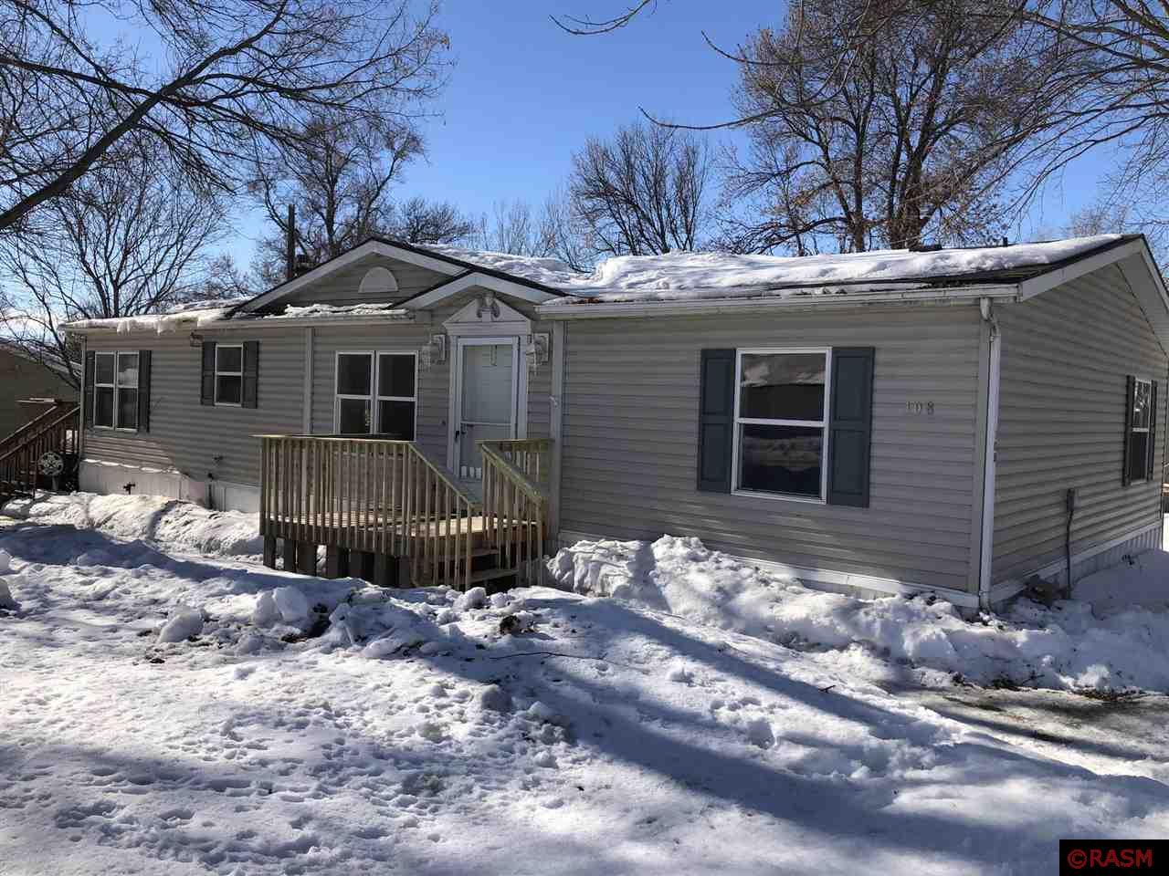 108 W Blessum Street, Hanska, MN 56041