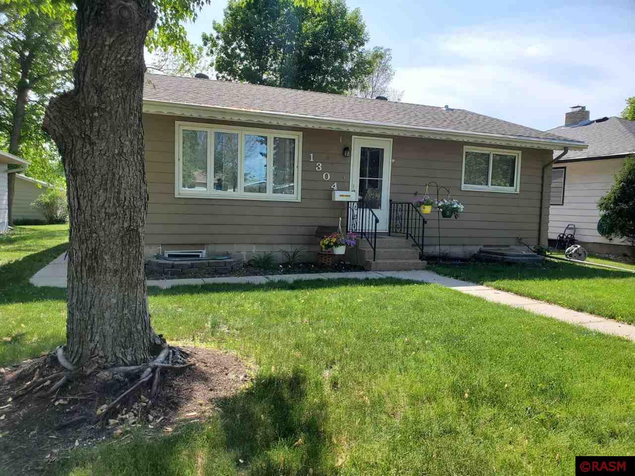 1304 State St S, New Ulm, MN 56073
