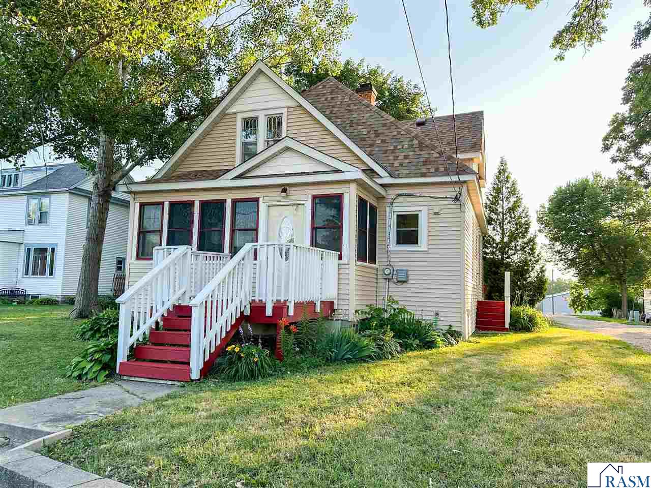 531 10th Street, Lafayette, MN. MLS 7032752