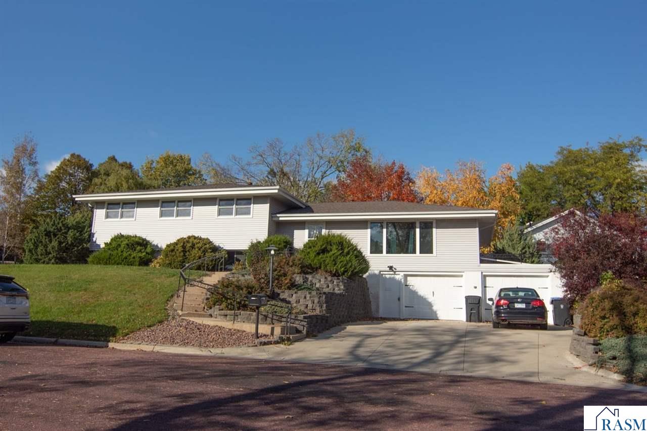 10 Hanten Drive, Mankato, MN 56001 389,900 Single Family Active