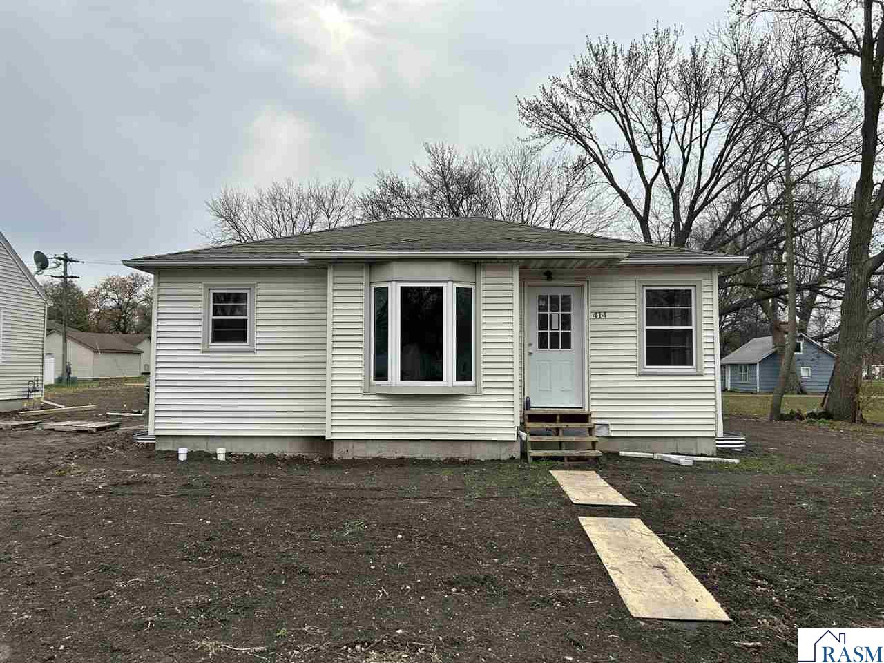 414 NE 2nd Street, Madelia, MN 56062 149,900 Single Family Active