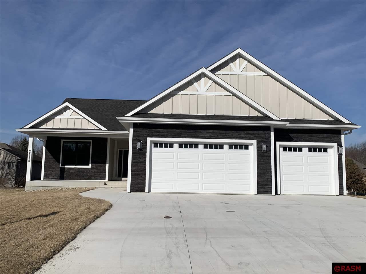 2186 NE Maple Leaf Lane