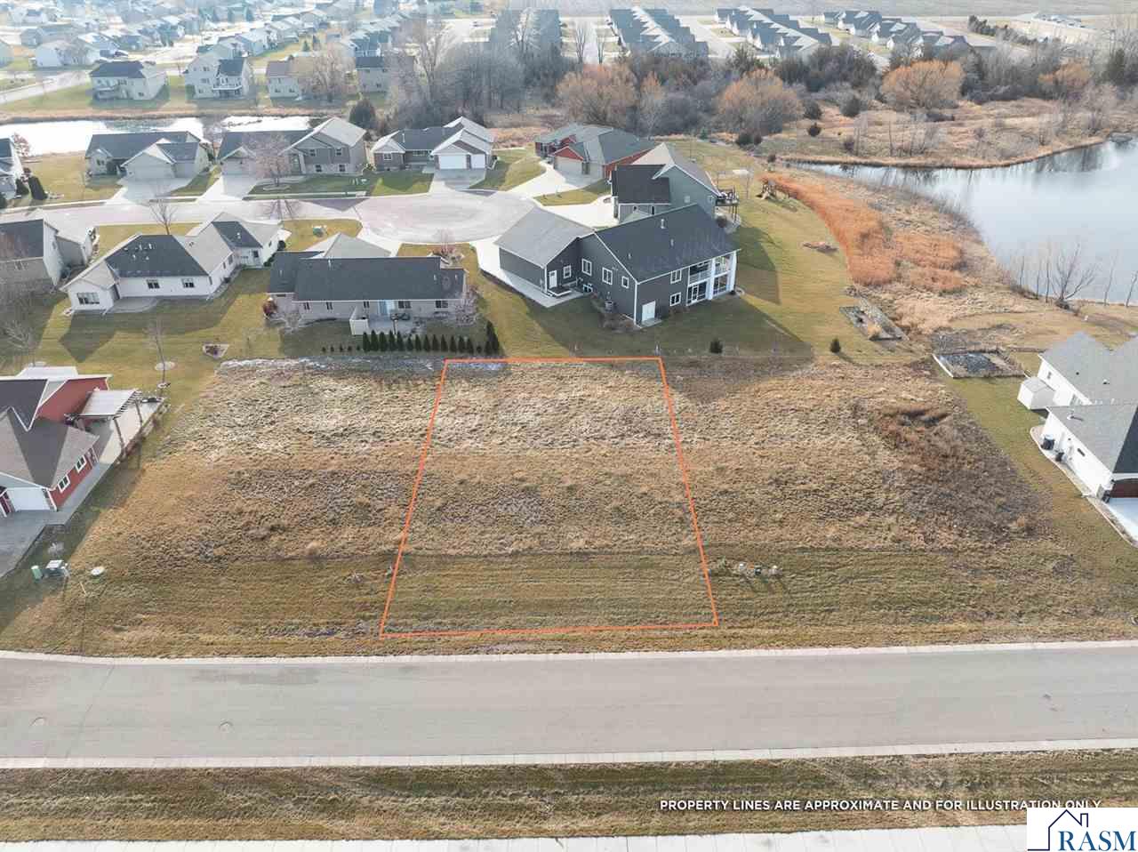 304 Pinehurst Drive, Mankato, MN 56001 Listing Photo  2