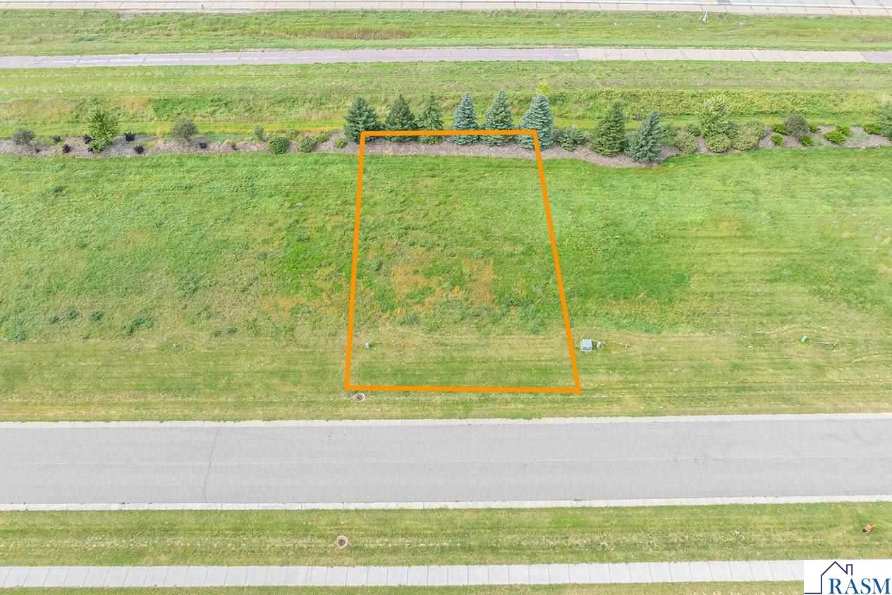 220 Double Eagle Drive, Mankato, MN 56001 Listing Photo  1
