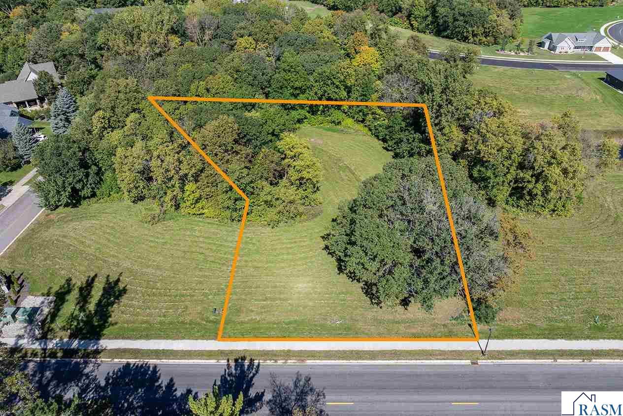1686 Countryside Drive, North Mankato, MN 56003 Listing Photo  1