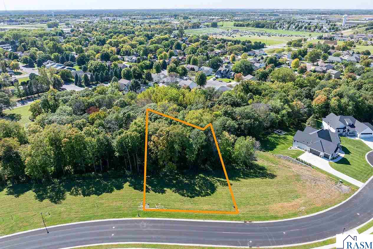 27 South Pointe Court, North Mankato, MN 56003 Listing Photo  1