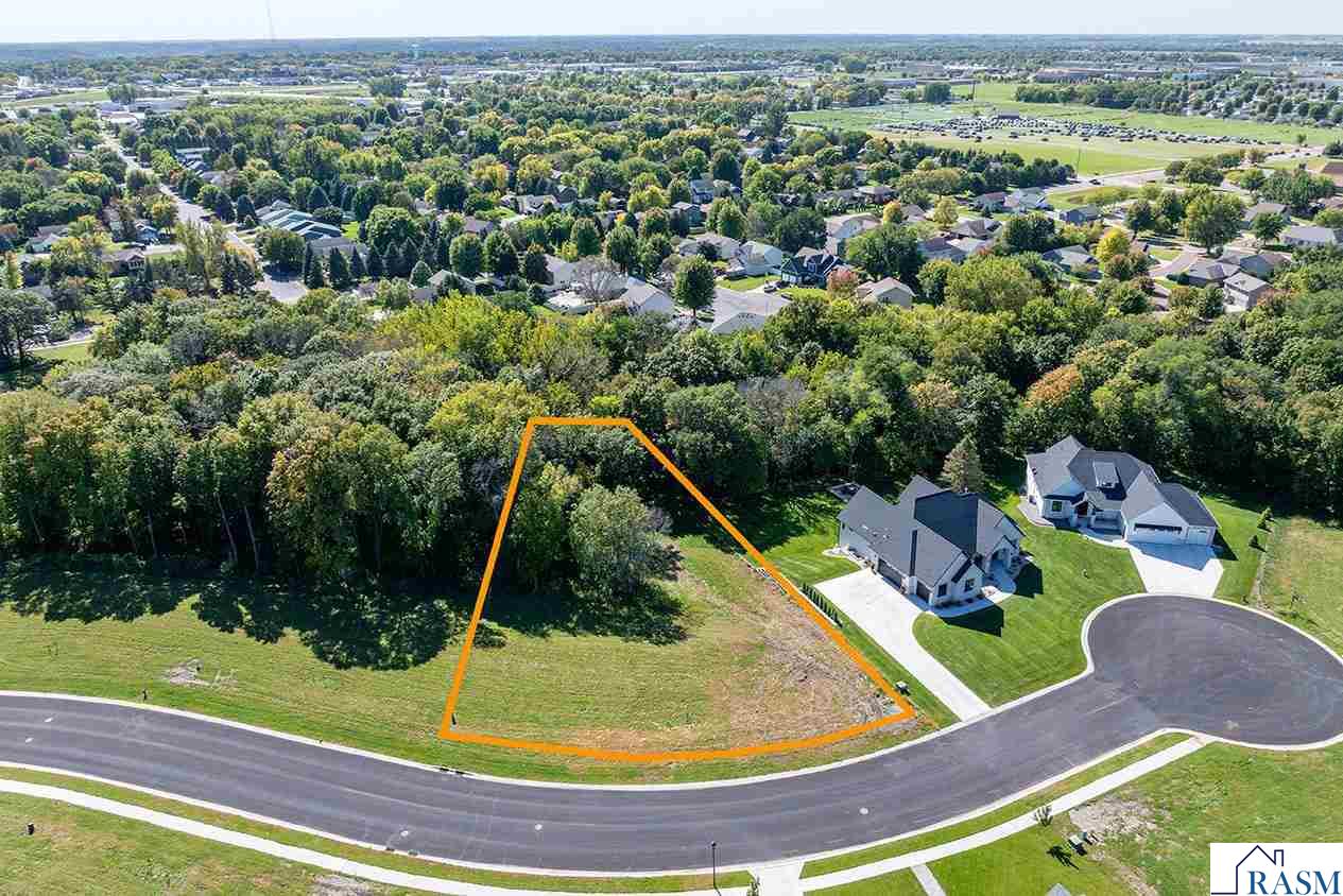 31 South Pointe Court, North Mankato, MN 56003 Listing Photo  1