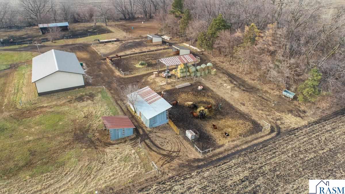 79762 Hammond Highway, Madelia, MN 56062 444,900 Single Family