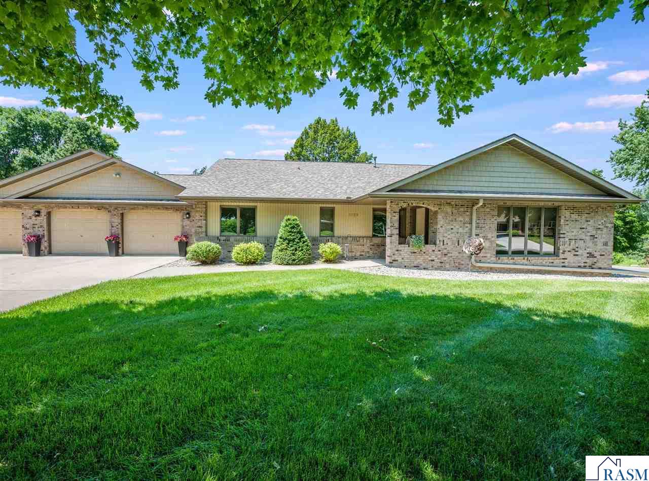 1029 Highland Drive, Blue Earth, MN. MLS 7035257