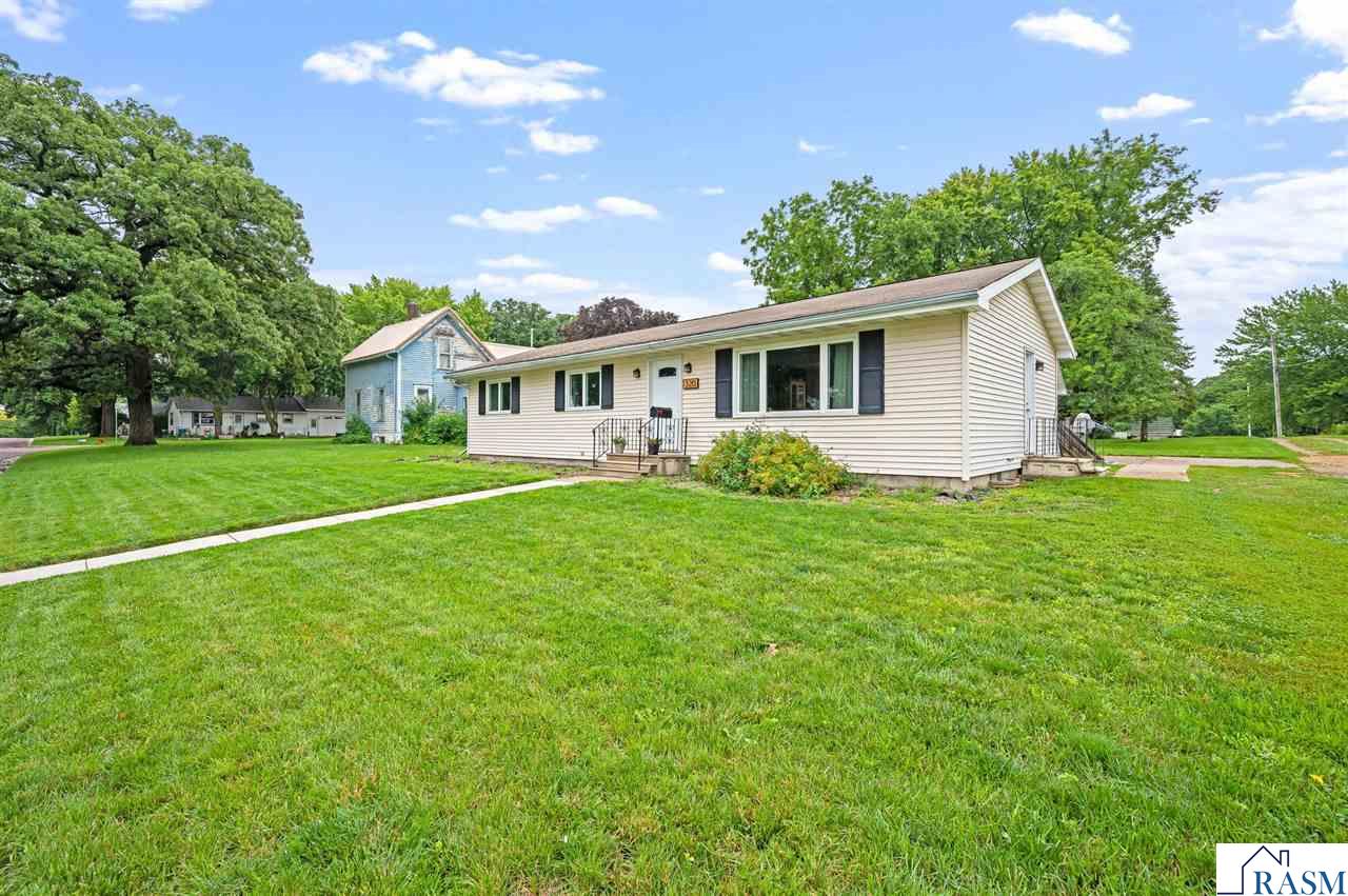 320 N Sailor Street, Blue Earth, MN 56013 129,000 Single Family