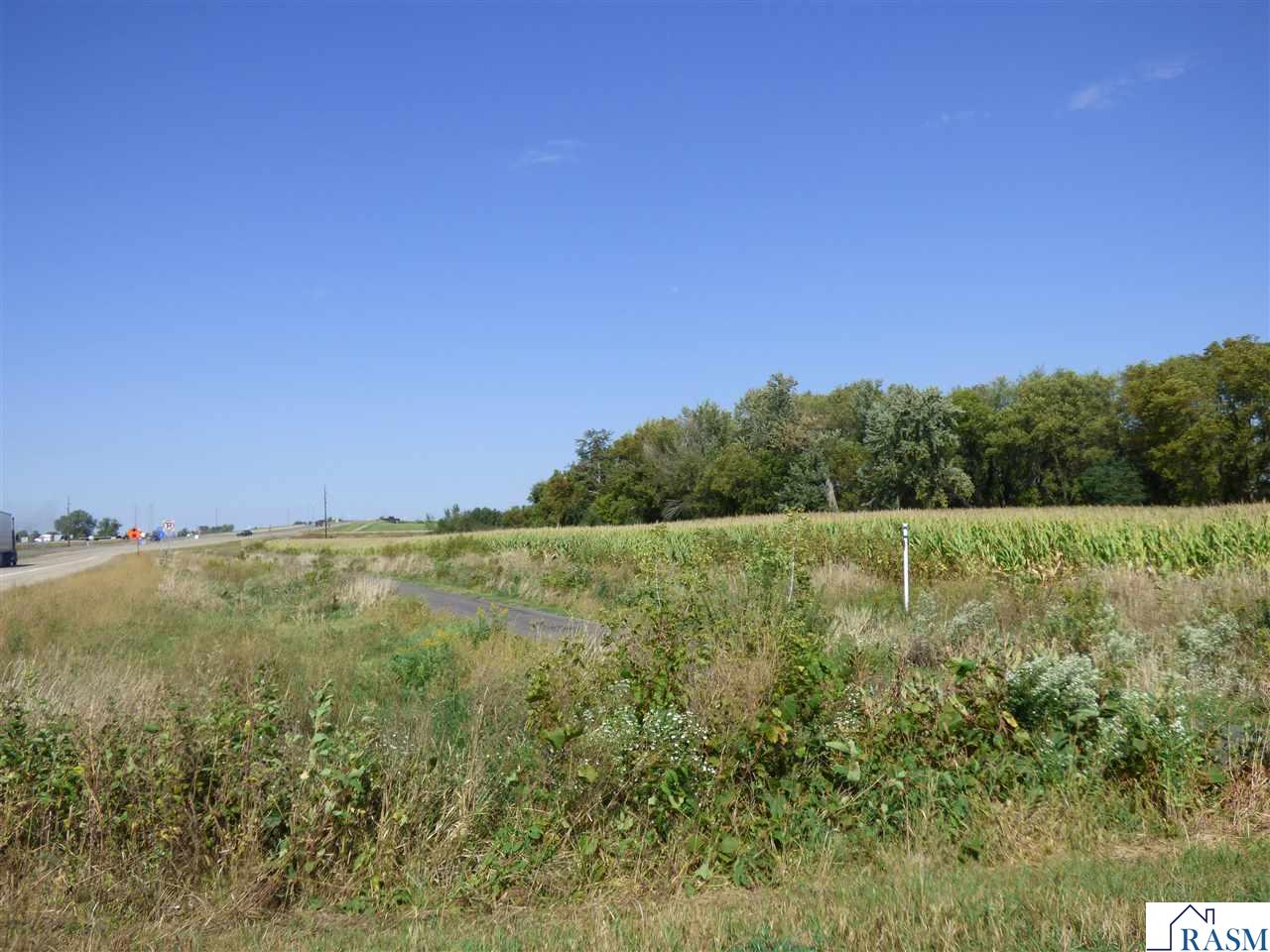  Listing Photo  4