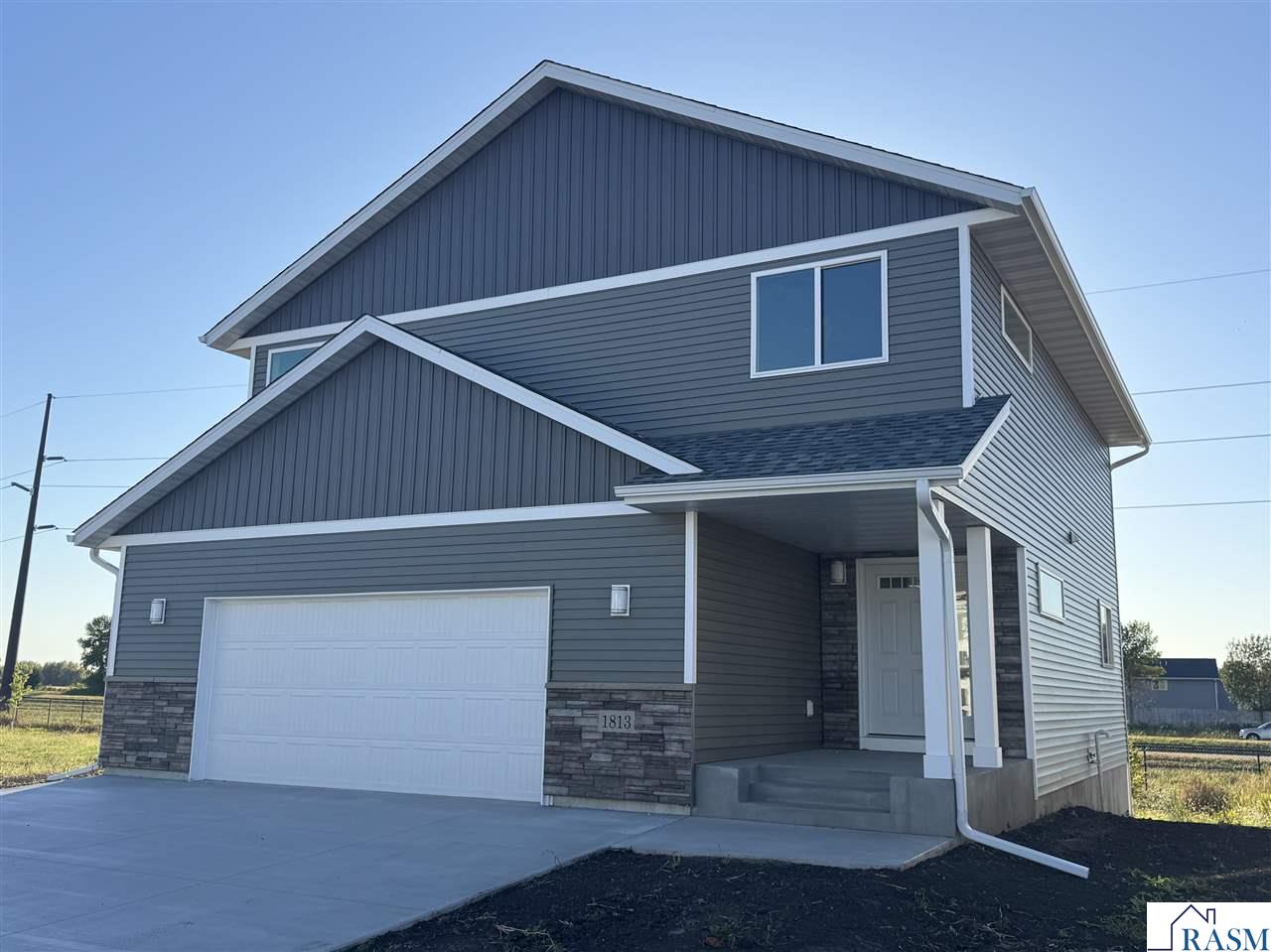 1813 Bluestem Drive, Mankato, MN 56001 Listing Photo  1