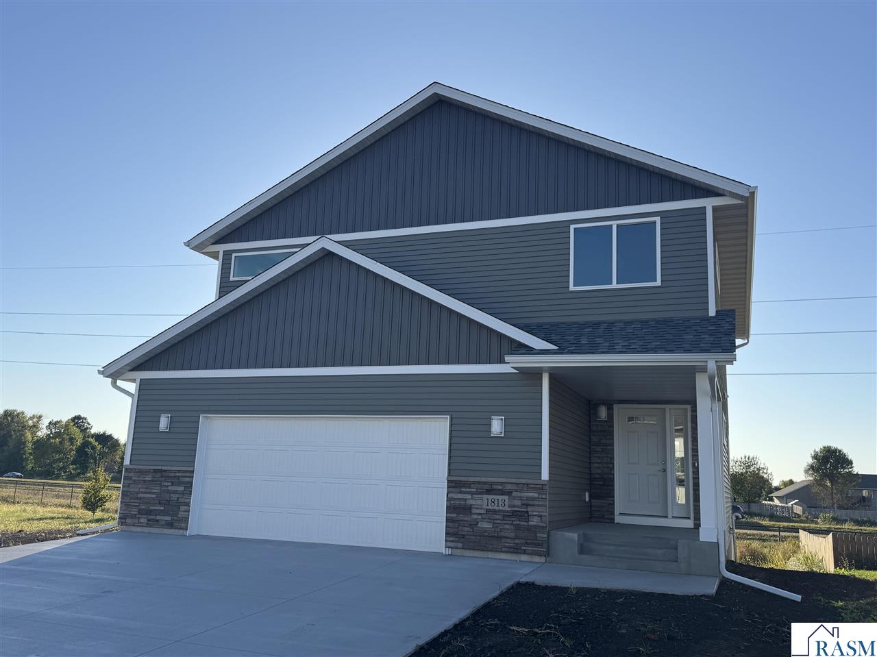 1813 Bluestem Drive, Mankato, MN 56001 Listing Photo  2