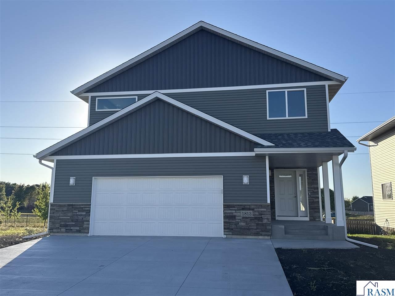 1813 Bluestem Drive, Mankato, MN 56001 Listing Photo  3