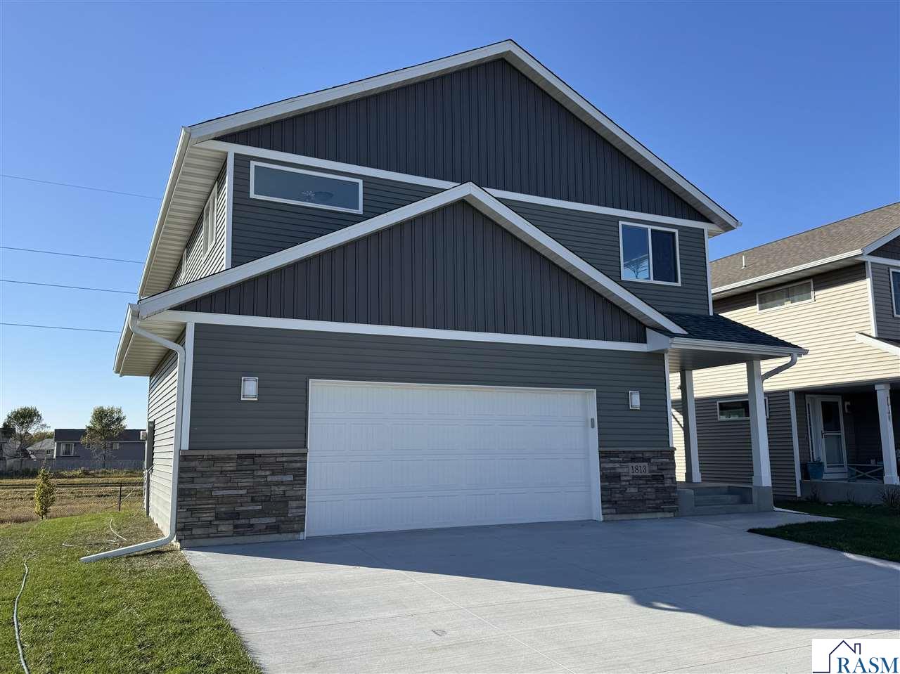 1813 Bluestem Drive, Mankato, MN 56001 Listing Photo  4