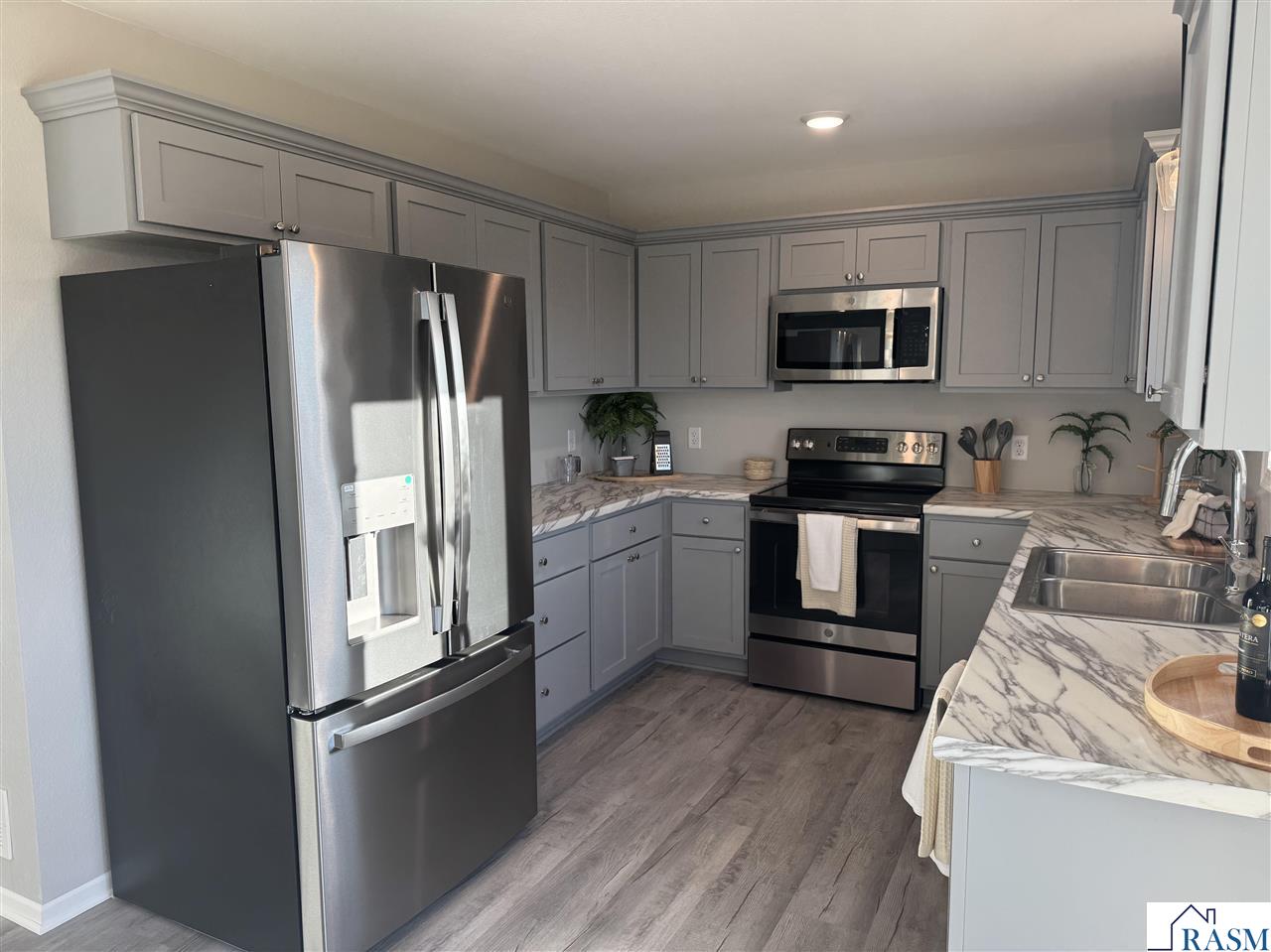 1813 Bluestem Drive, Mankato, MN 56001 Listing Photo  5