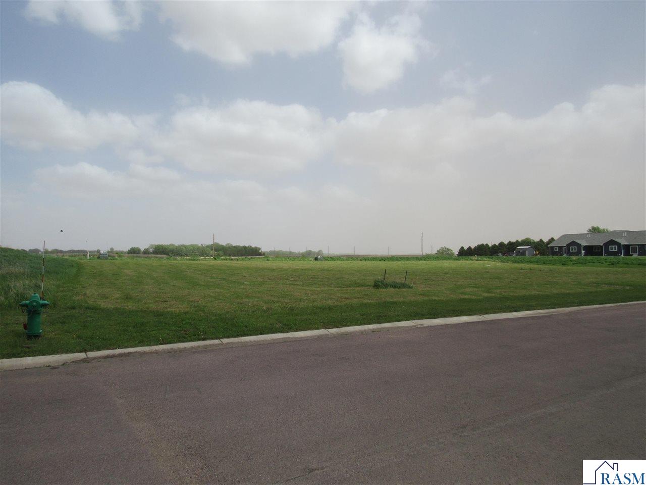 121 Bluestem Drive, Blue Earth, MN 56013 Listing Photo  1