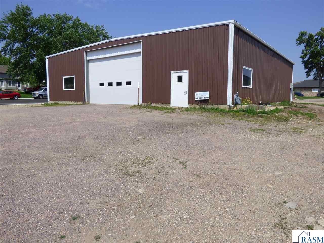 111 W 2nd Street, Winthrop, MN 55396 Listing Photo  3