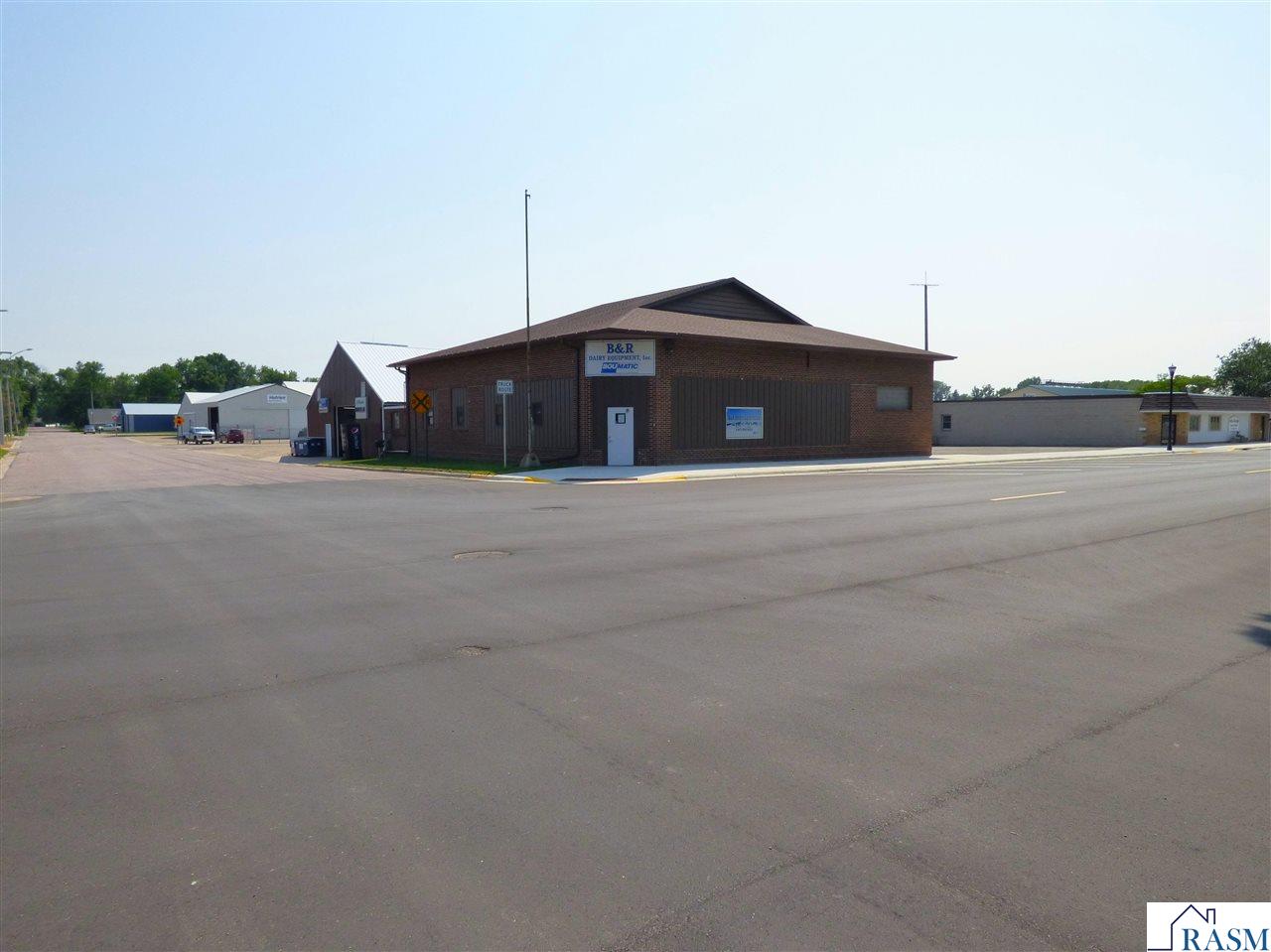 106 N Renville Street, Winthrop, MN 55396 Listing Photo  2