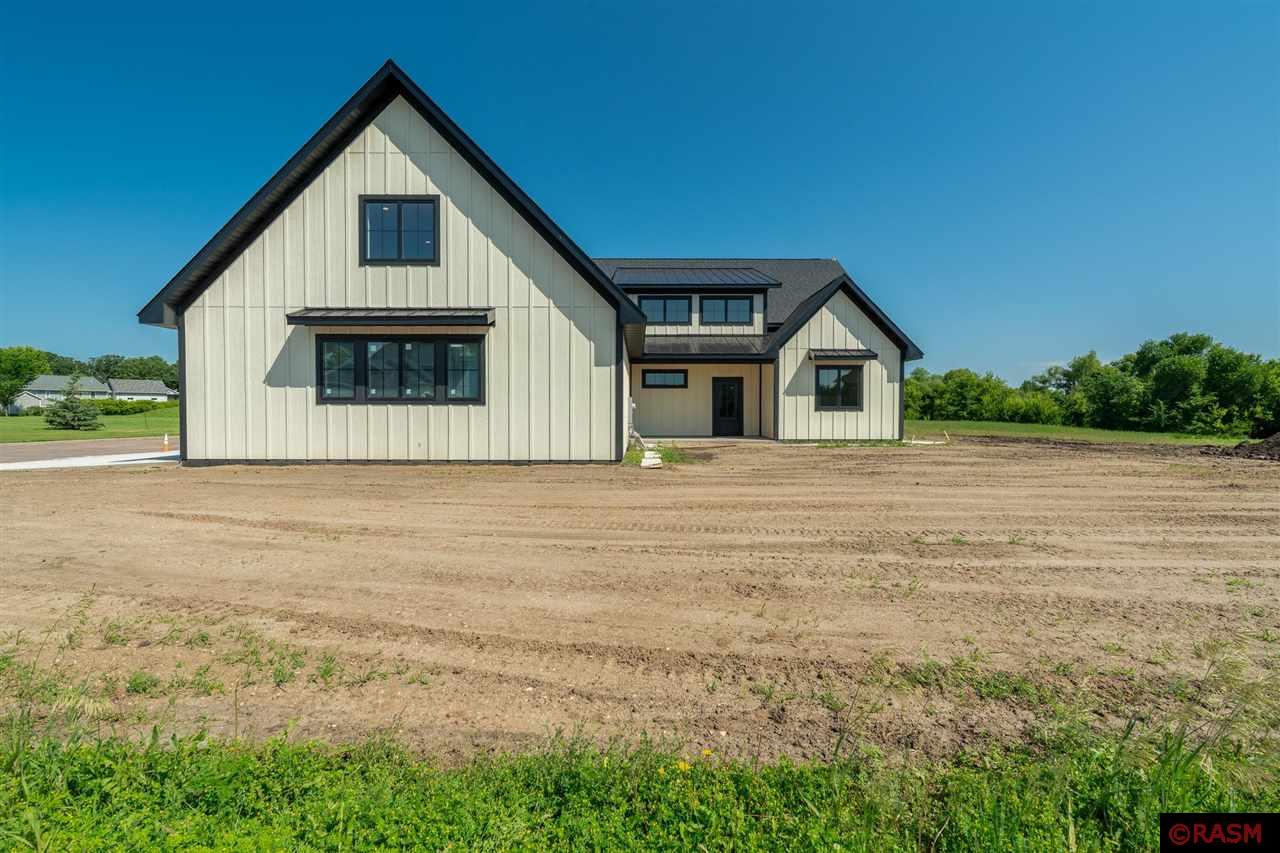 1005 Lakeview Road