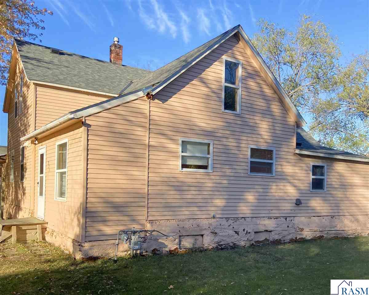 325 N 3rd Street, Butterfield, MN 56120 Listing Photo  2