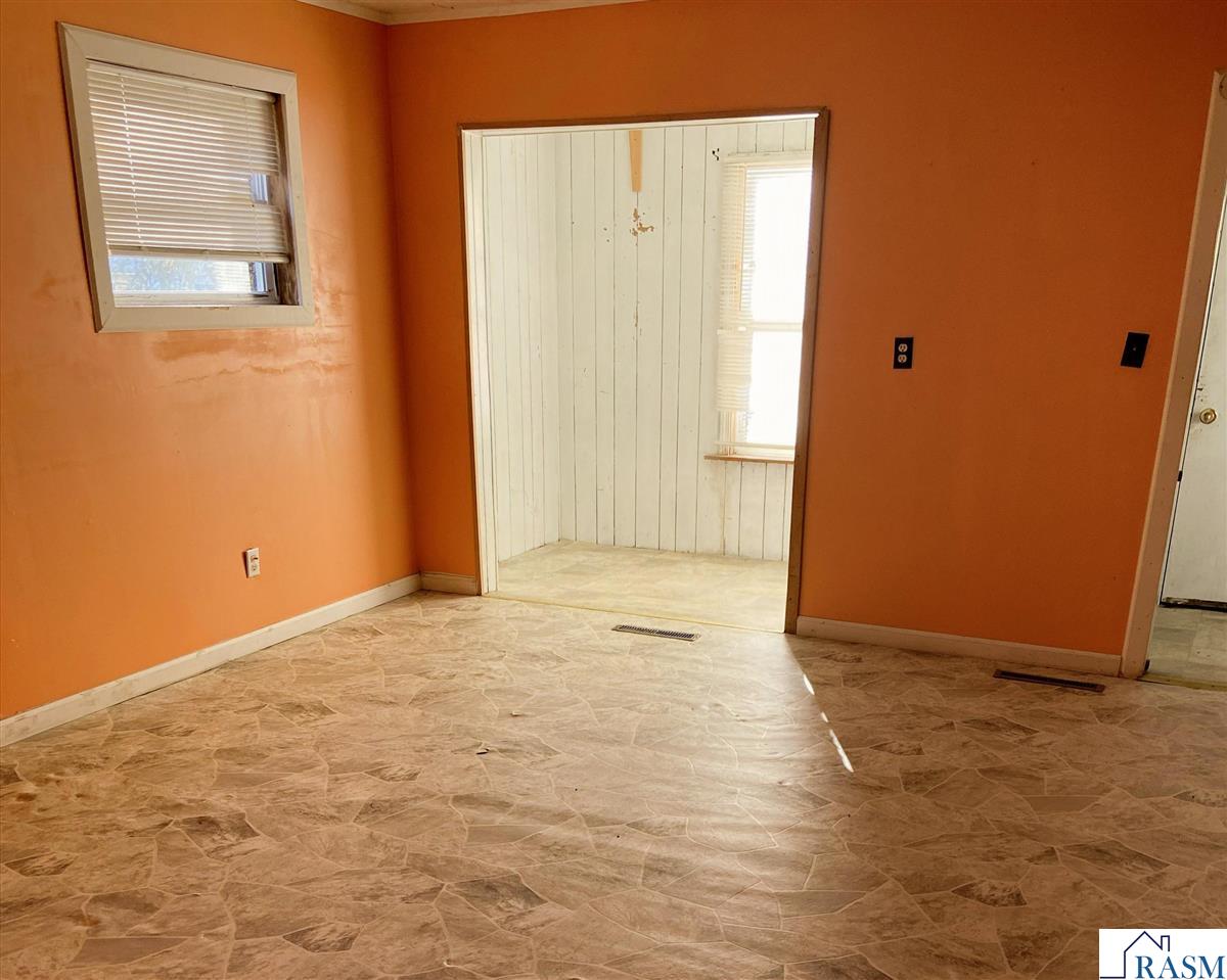 325 N 3rd Street, Butterfield, MN 56120 Listing Photo  7