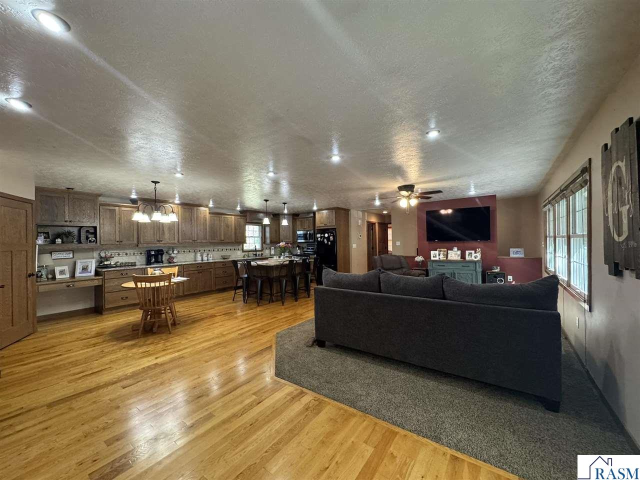 1960 Cottonwood Lake Drive, Windom, MN 56101 Listing Photo  20