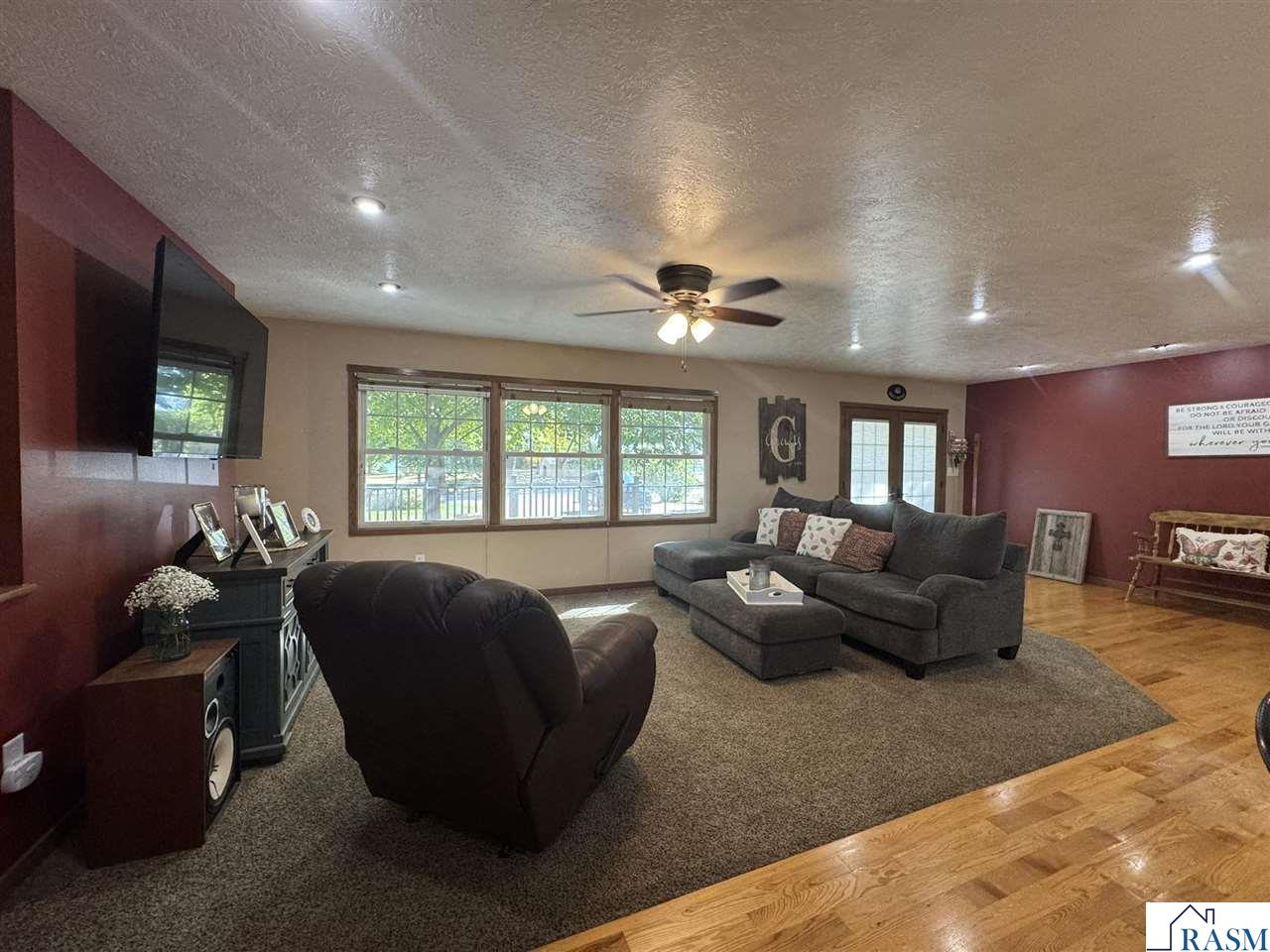 1960 Cottonwood Lake Drive, Windom, MN 56101 Listing Photo  23